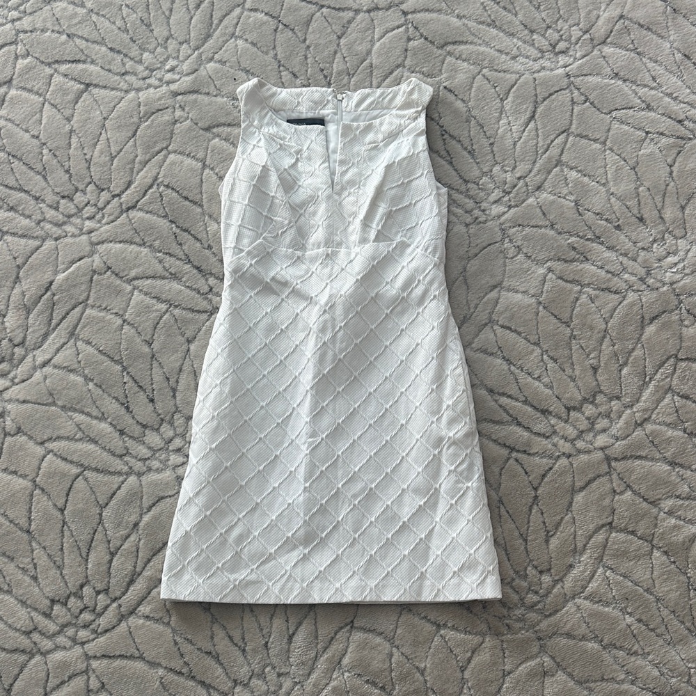Donna Ricco Textured White Mini Dress